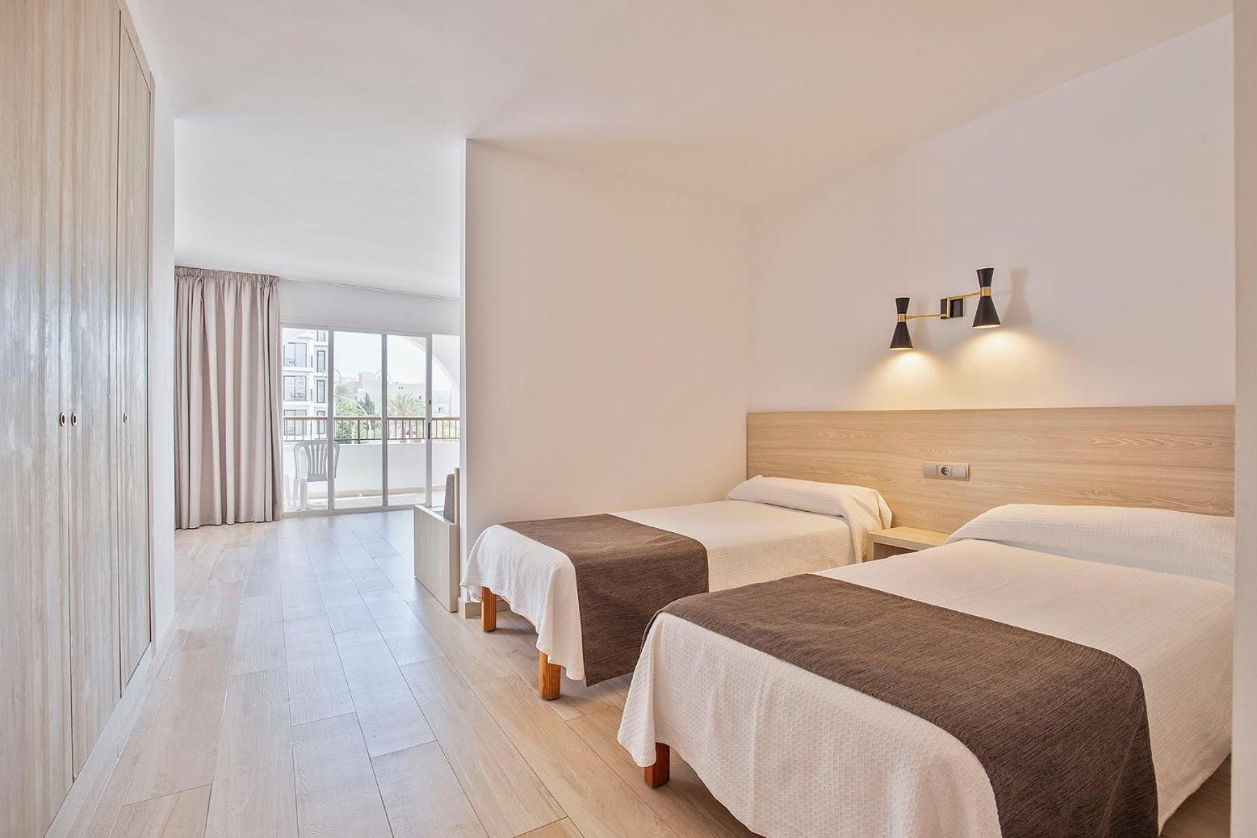 Sunside Ibiza Studios - Only Adults- Formerly Known As Central Park Sant Antoni de Portmany Екстериор снимка