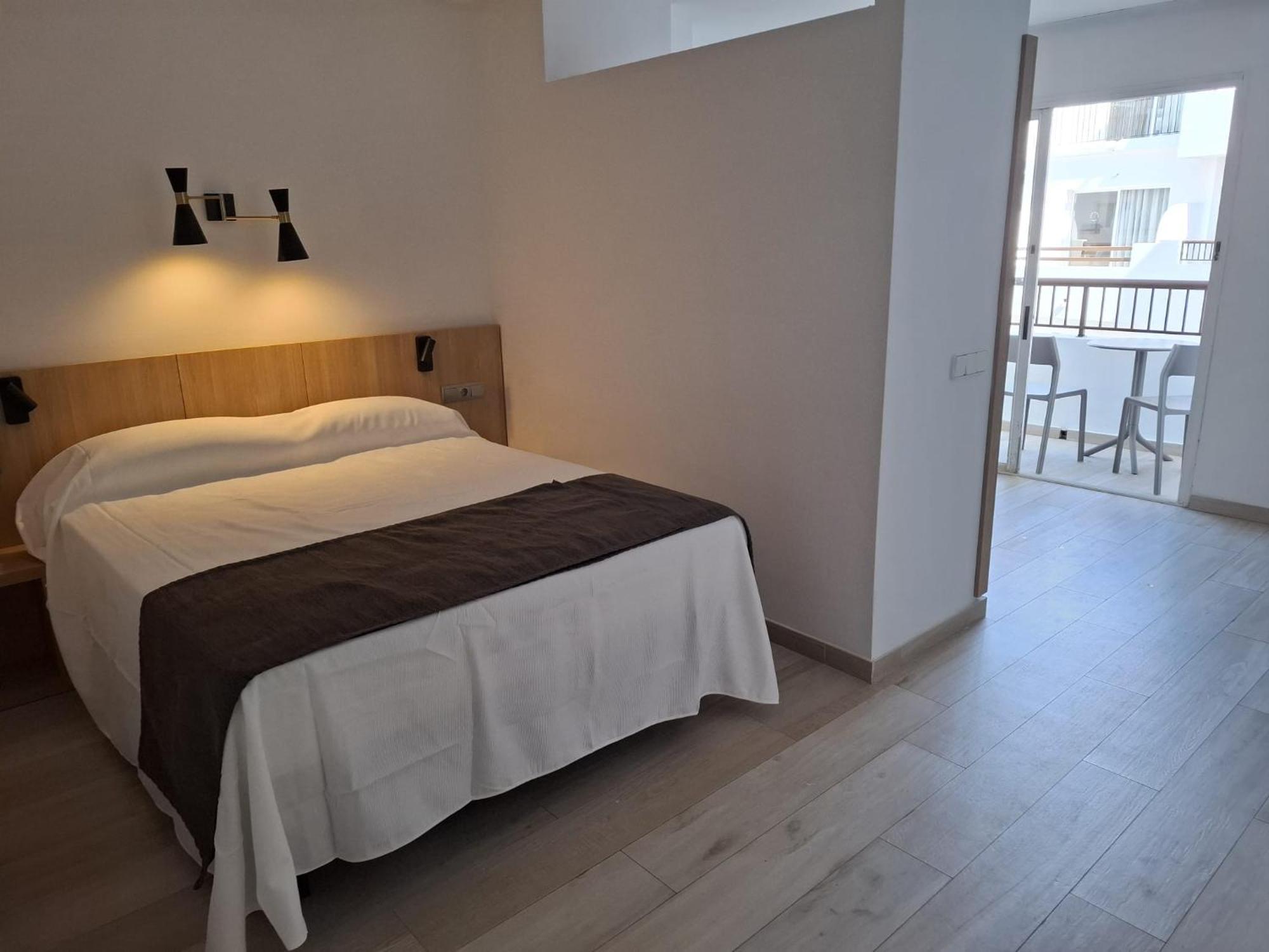 Sunside Ibiza Studios - Only Adults- Formerly Known As Central Park Sant Antoni de Portmany Екстериор снимка