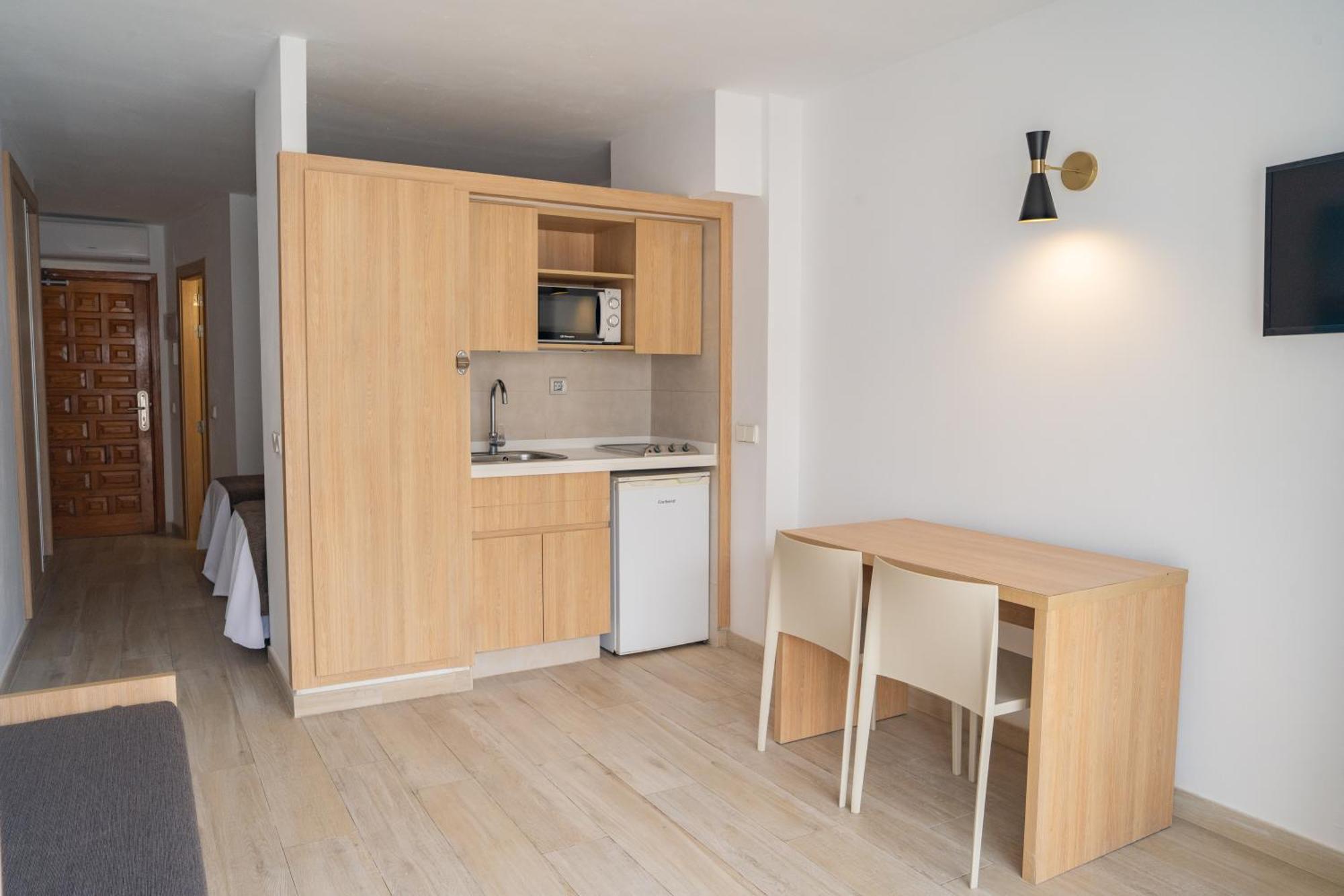 Sunside Ibiza Studios - Only Adults- Formerly Known As Central Park Sant Antoni de Portmany Екстериор снимка