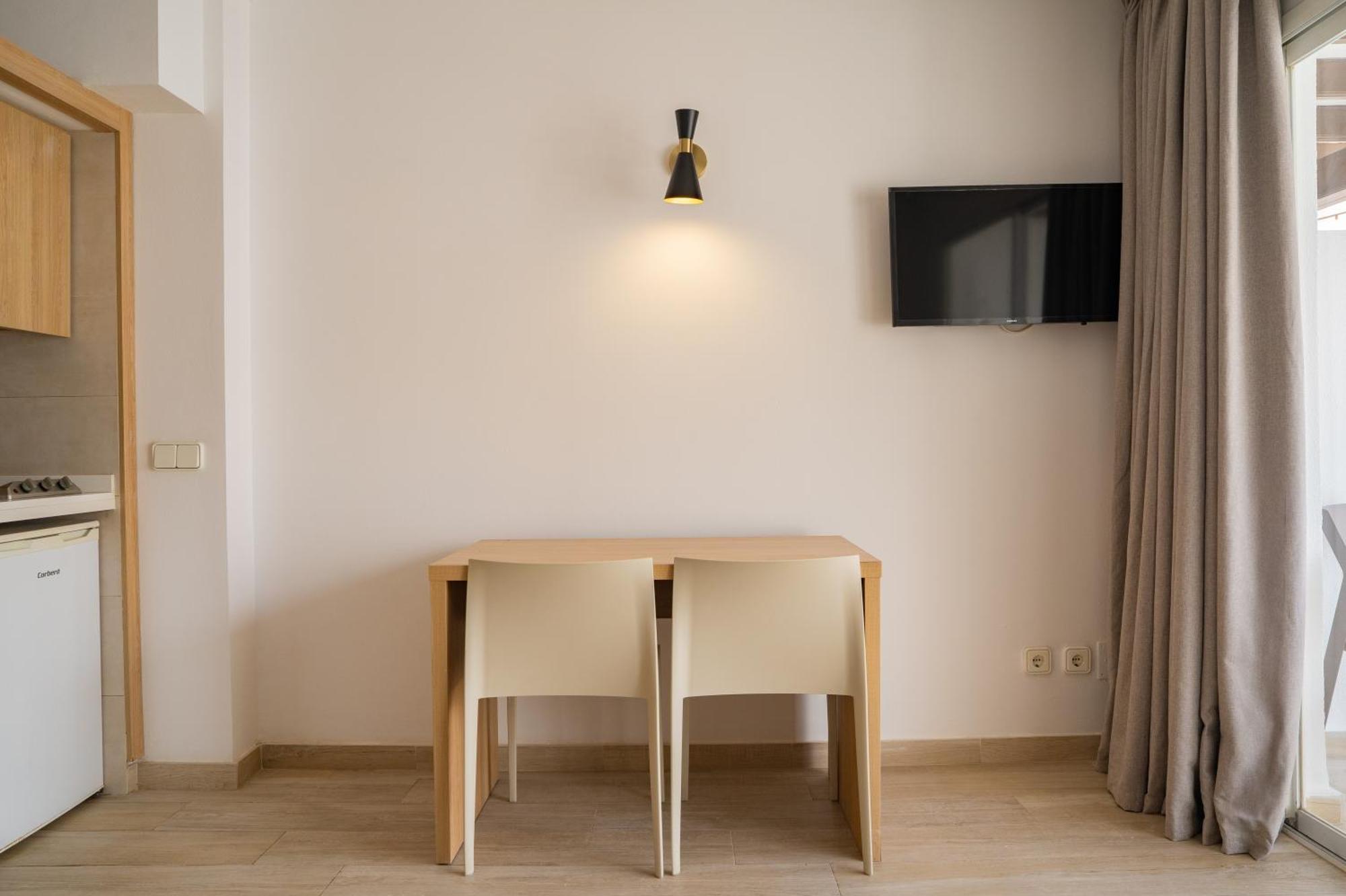 Sunside Ibiza Studios - Only Adults- Formerly Known As Central Park Sant Antoni de Portmany Екстериор снимка