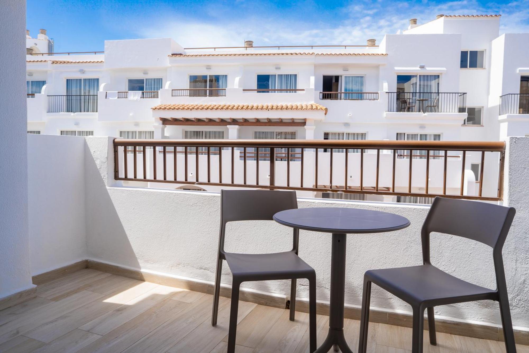 Sunside Ibiza Studios - Only Adults- Formerly Known As Central Park Sant Antoni de Portmany Екстериор снимка